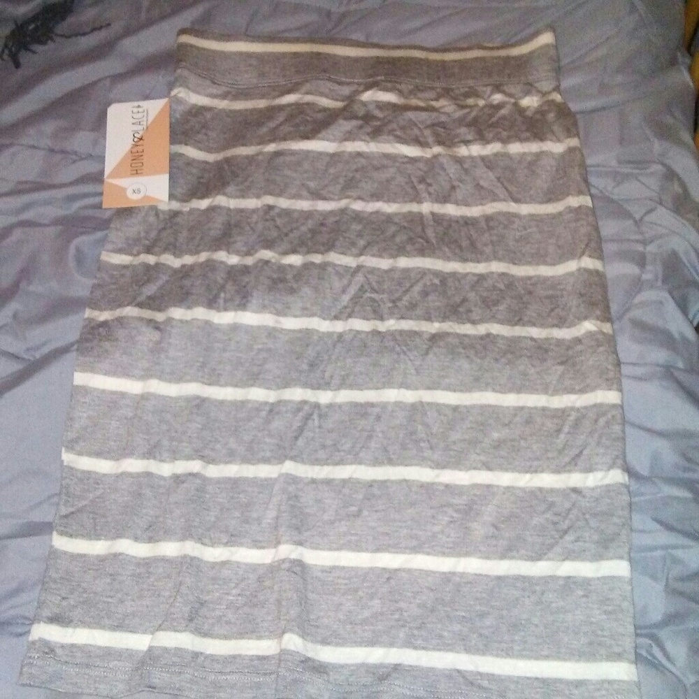 Honey and lace pencil skirt